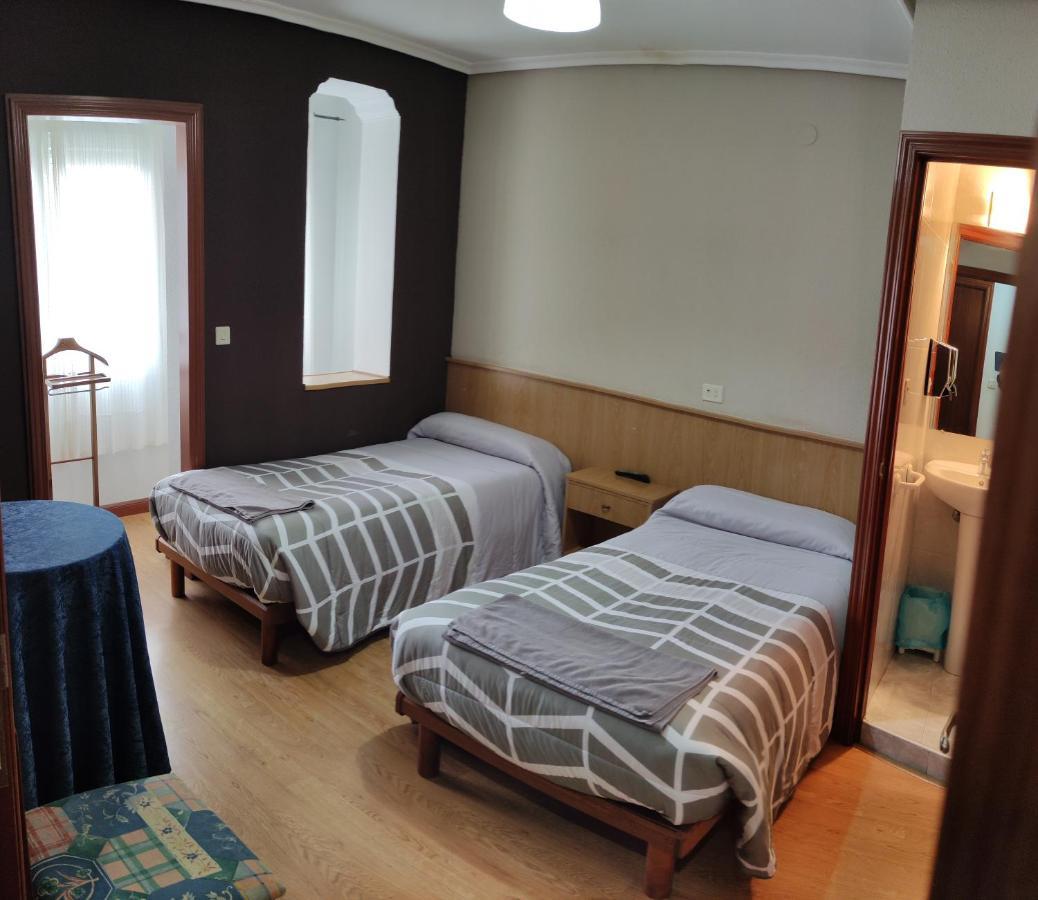 Hostal Castilla Миранда де Эбро Экстерьер фото